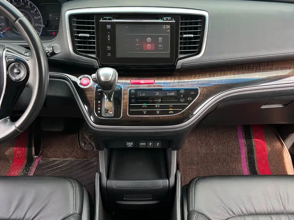 Honda Odyssey 2015 — фото 11