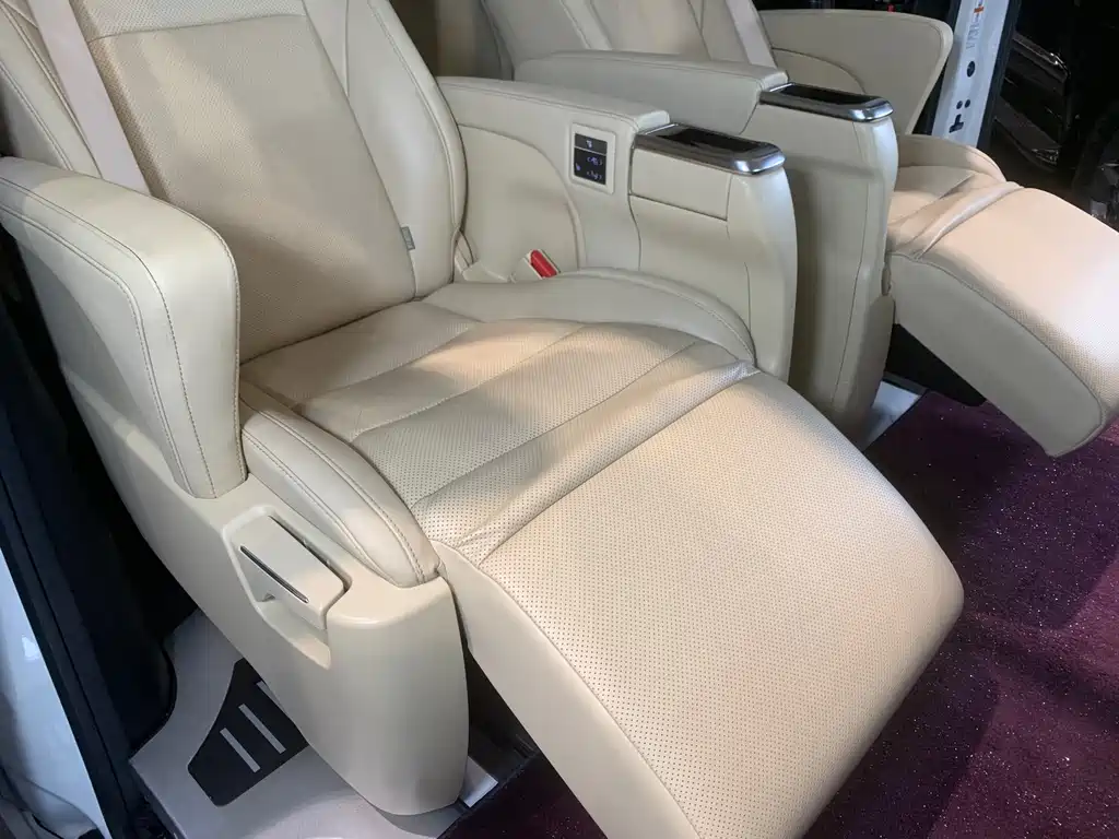Toyota Alphard 2018 — фото 15