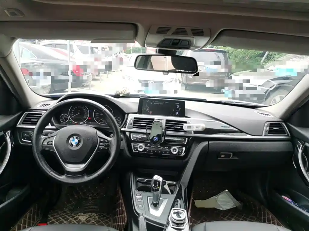 BMW 3 Series 2016 — фото 10