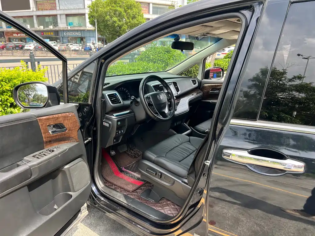 Honda Odyssey 2015 — фото 15
