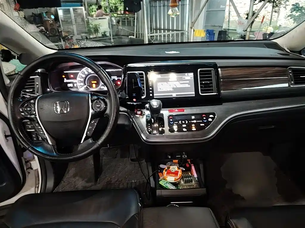 Honda Elysion 2017 — фото 10