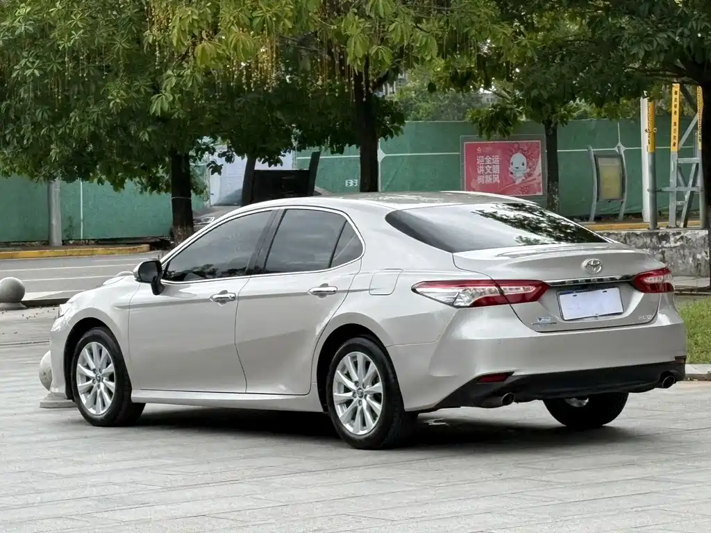 Toyota Camry 2020 — фото 19