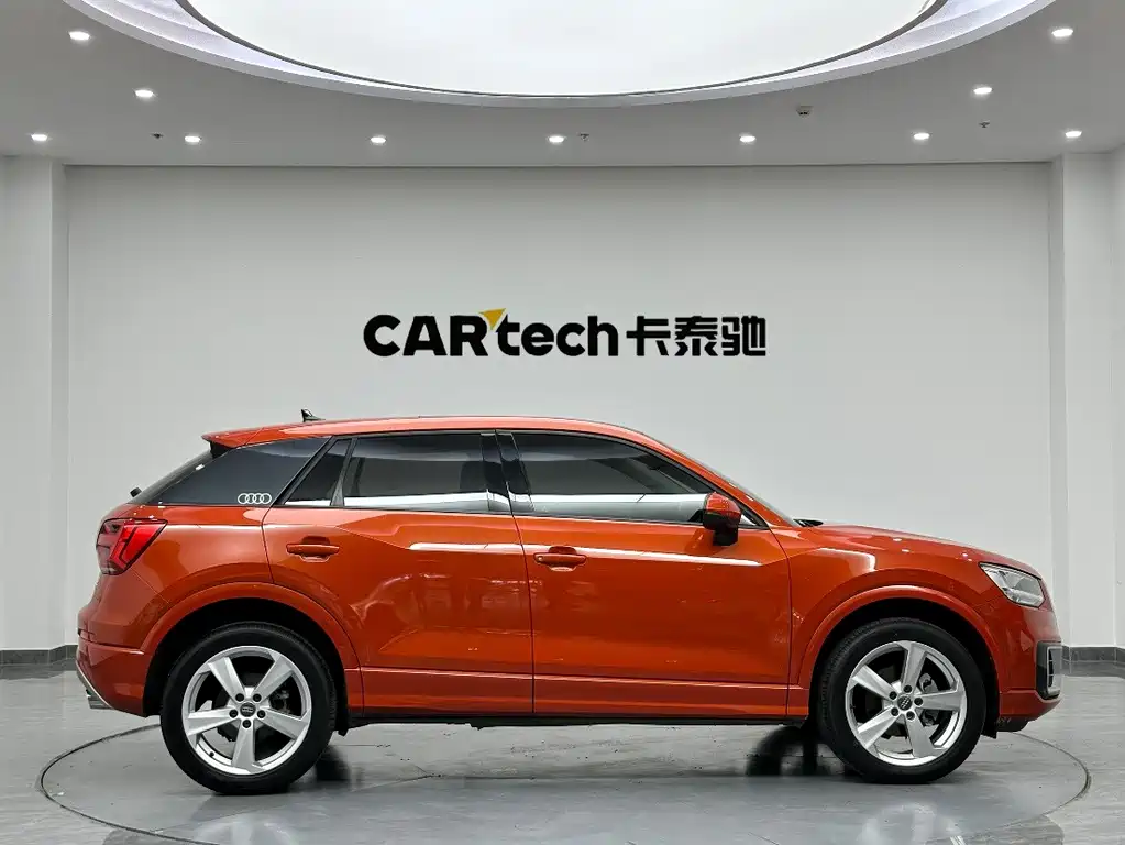 Audi Q2L 2019 — фото 4