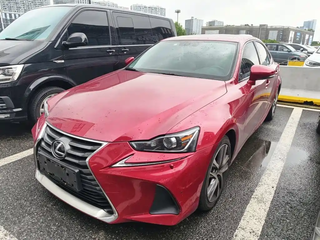 Lexus IS 2018