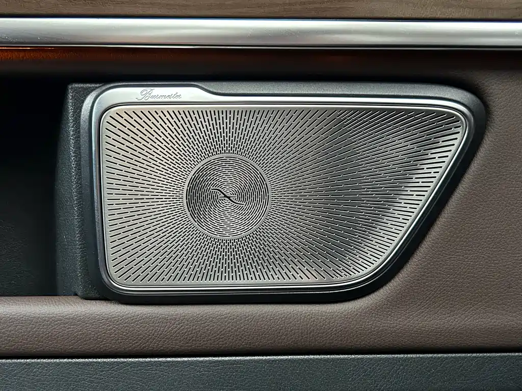 Mercedes-Benz V-Class 2024 — фото 20