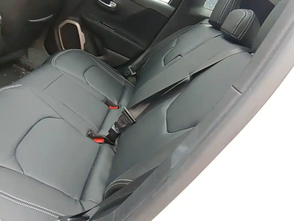Jeep Renegade 2017 — фото 17
