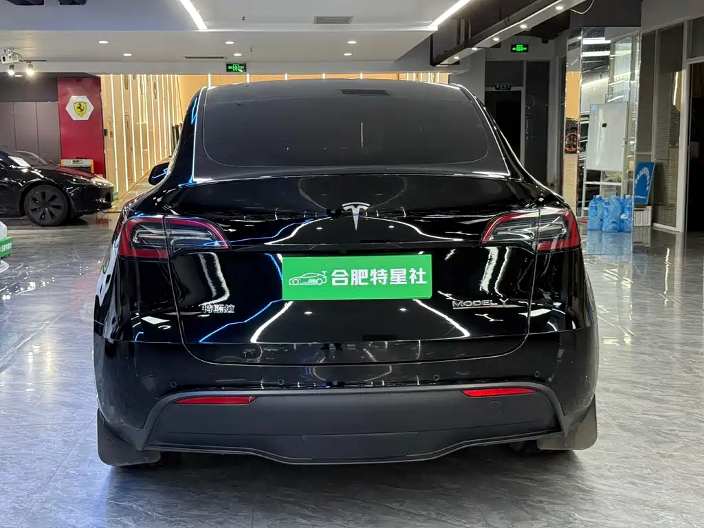 Tesla Model Y 2022 — фото 11