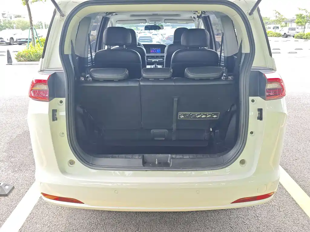 GAC Trumpchi M6 2021 — фото 23