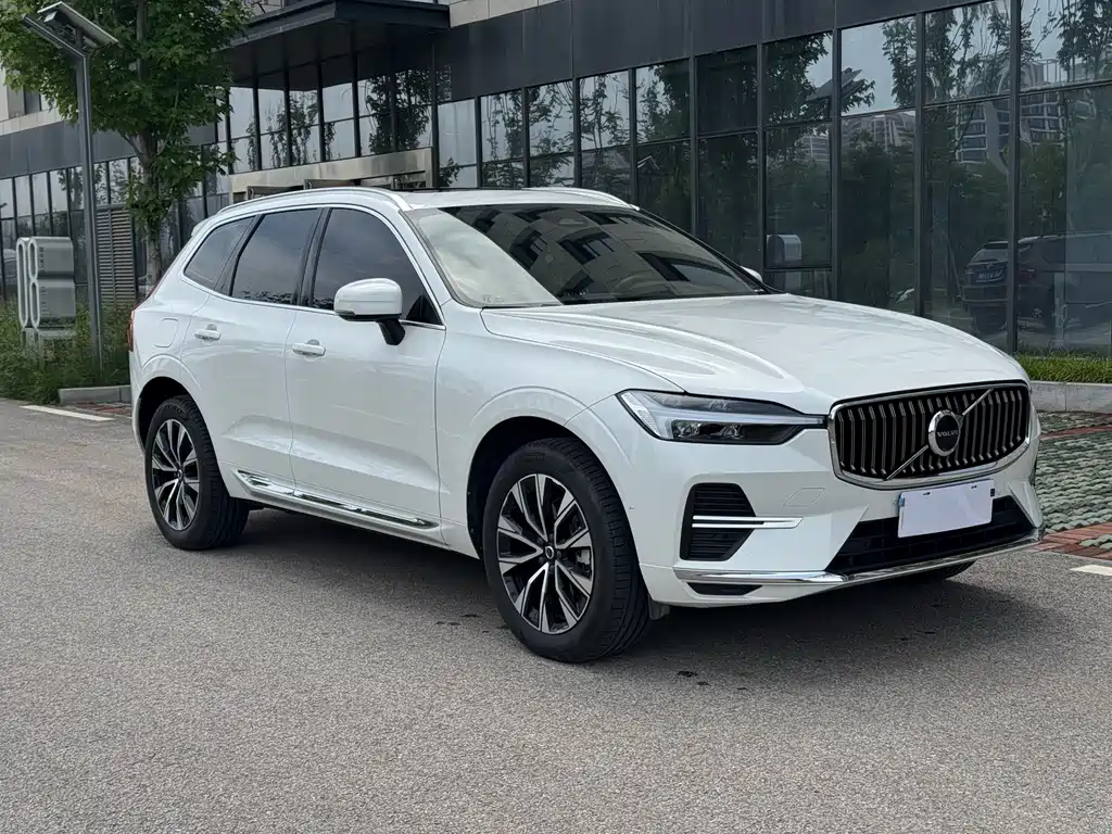 Volvo XC60 2023 — фото 24