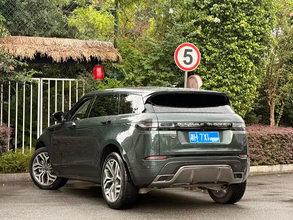 Land Rover Range Rover Evoque 2023 — фото 8