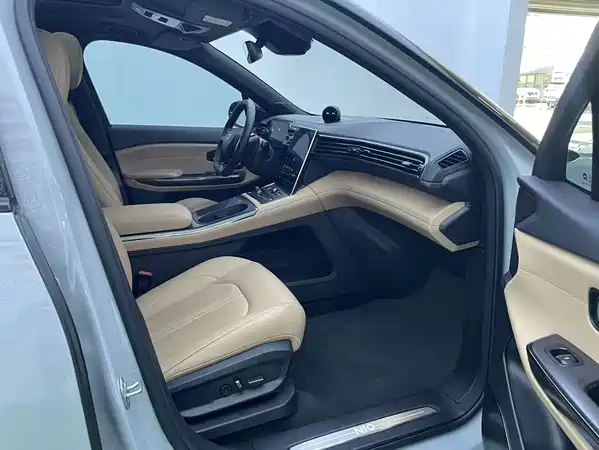 NIO ES6 2020