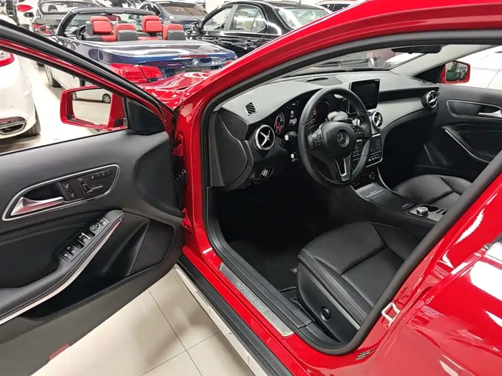 Mercedes-Benz GLA 2016 — фото 16