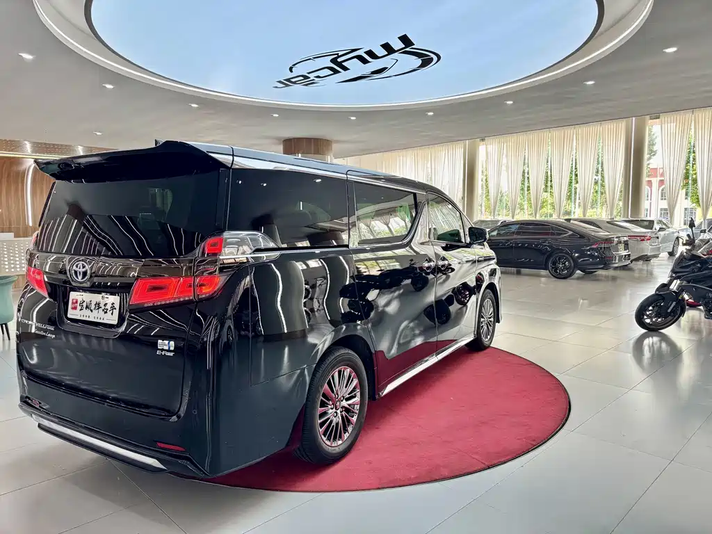 Toyota Vellfire 2023 — фото 5