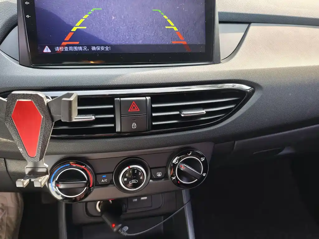 Hyundai Elantra 2020 — фото 17