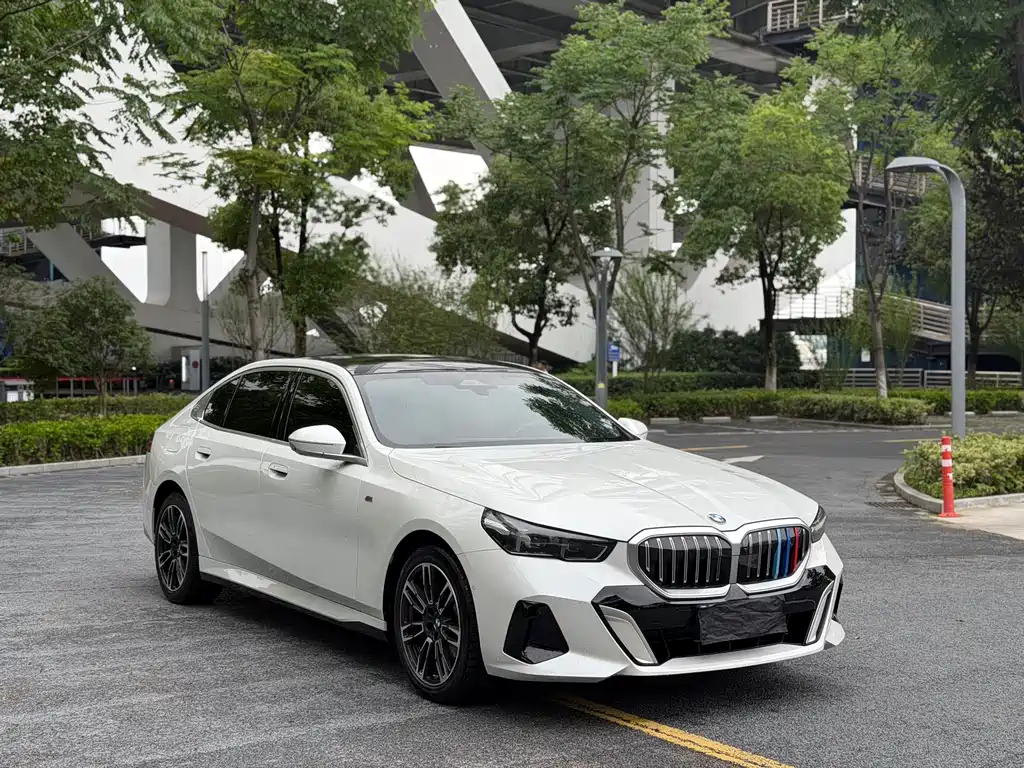BMW 5 Series 2024