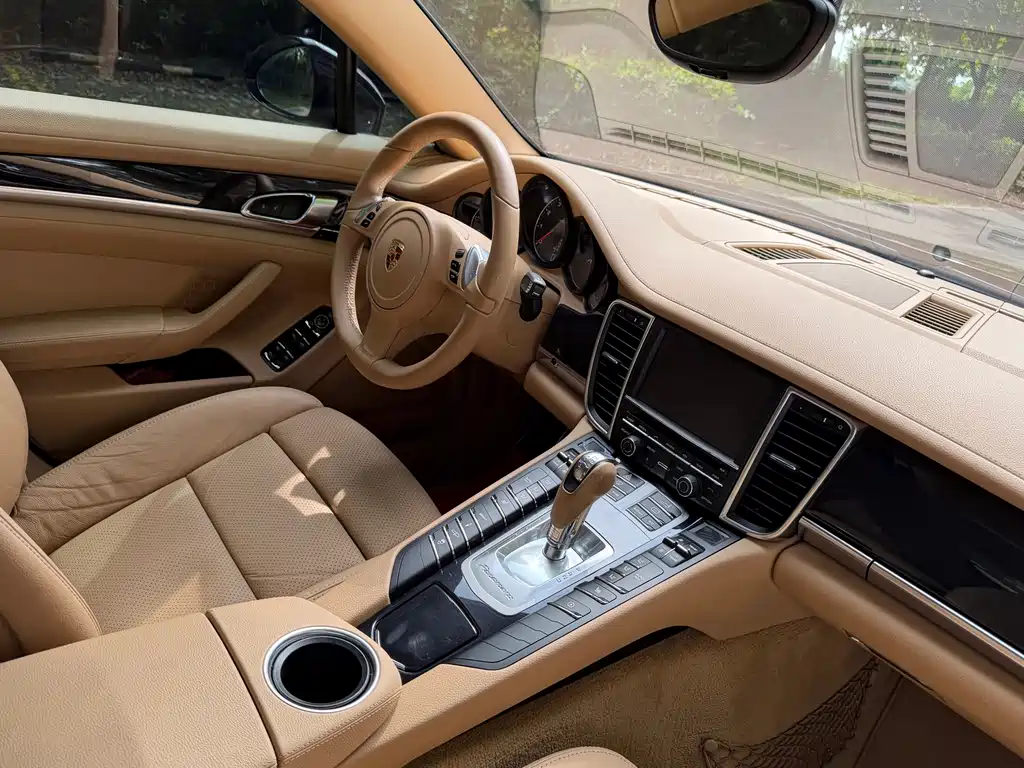 Porsche Panamera 2015 — фото 9