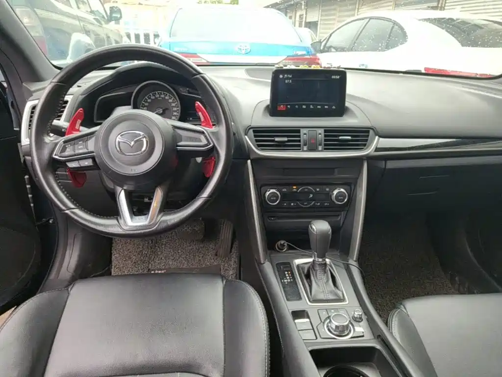 Mazda CX-4 2019 — фото 10
