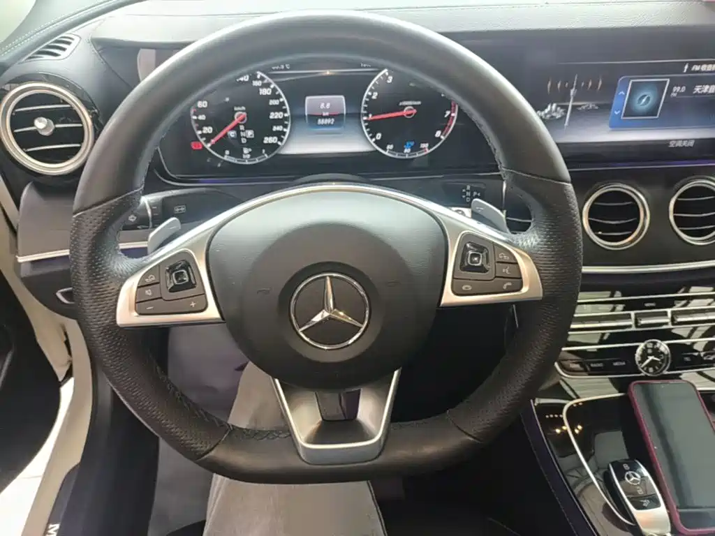Mercedes-Benz E-Class 2017 — фото 11