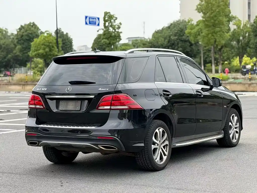 Mercedes-Benz GLE 2019 — фото 9