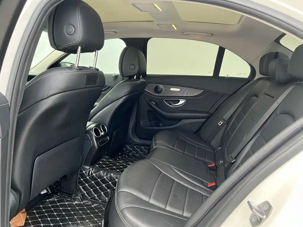 Mercedes-Benz C-Class 2019 — фото 6