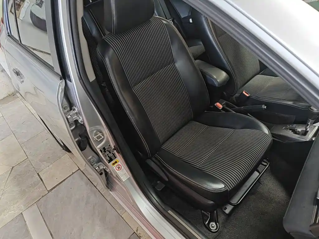Toyota Yaris L 2015 — фото 25