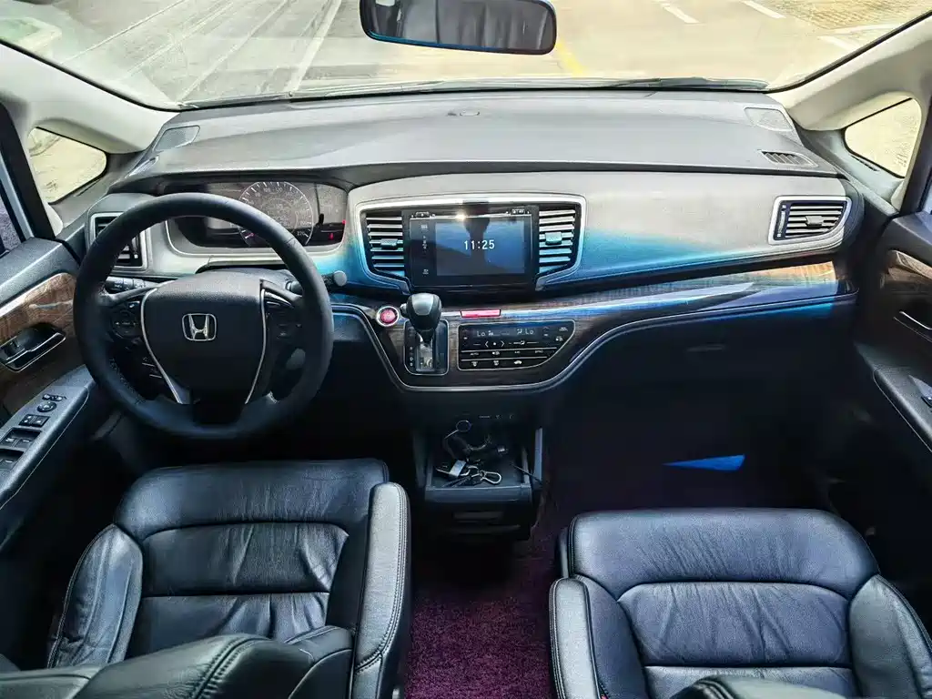 Honda Odyssey 2018 — фото 6