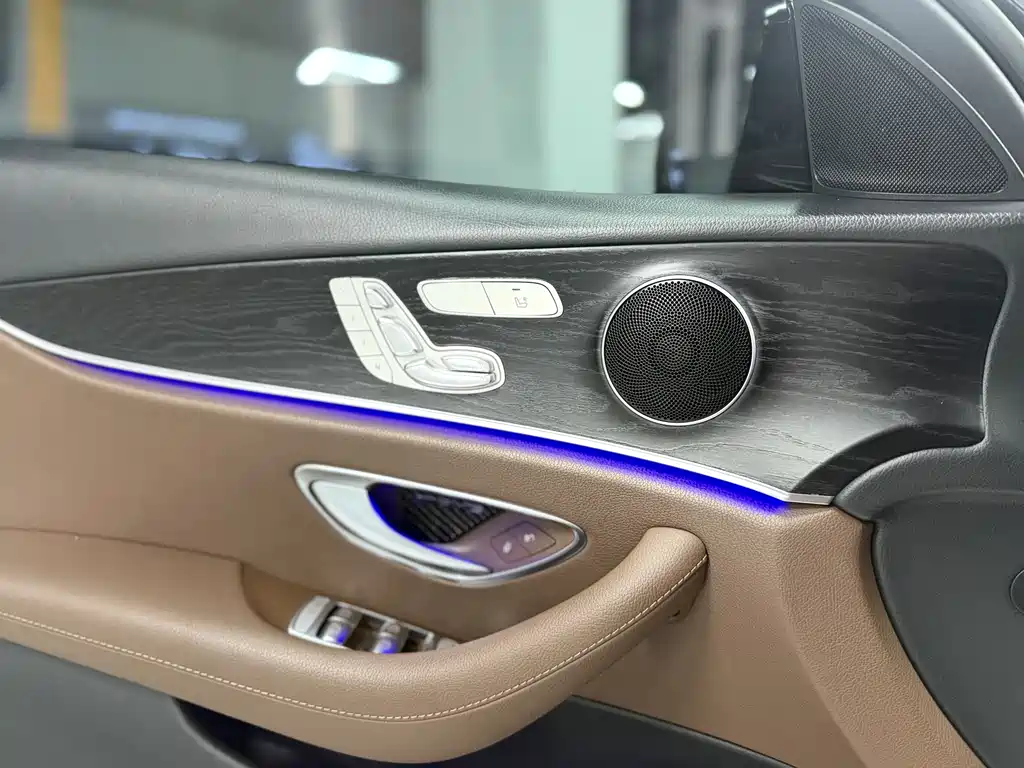 Mercedes-Benz E-Class 2020 — фото 10