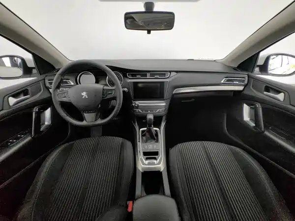 Peugeot 408 2016
