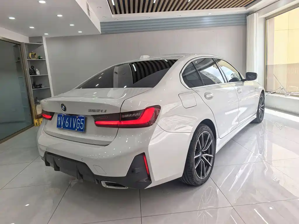BMW 3 Series 2023