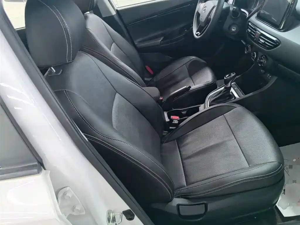 Hyundai Elantra 2019 — фото 25