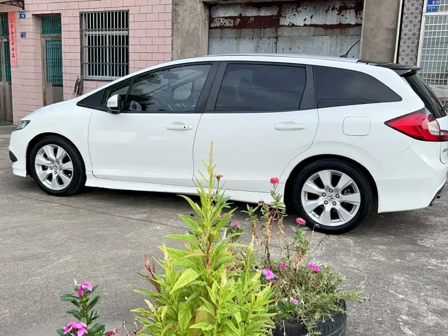 Honda Jade 2015 — фото 8