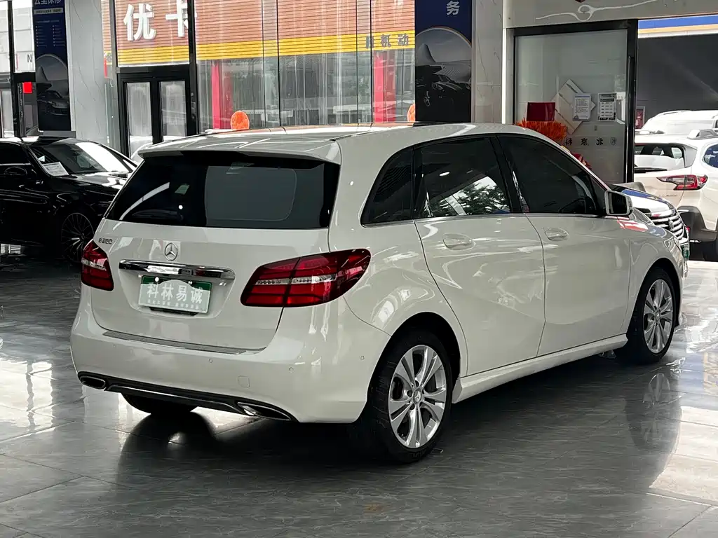 Mercedes-Benz B-Class 2016 — фото 4