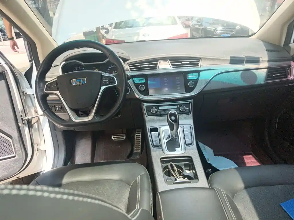 Geely Emgrand GS 2017 — фото 10