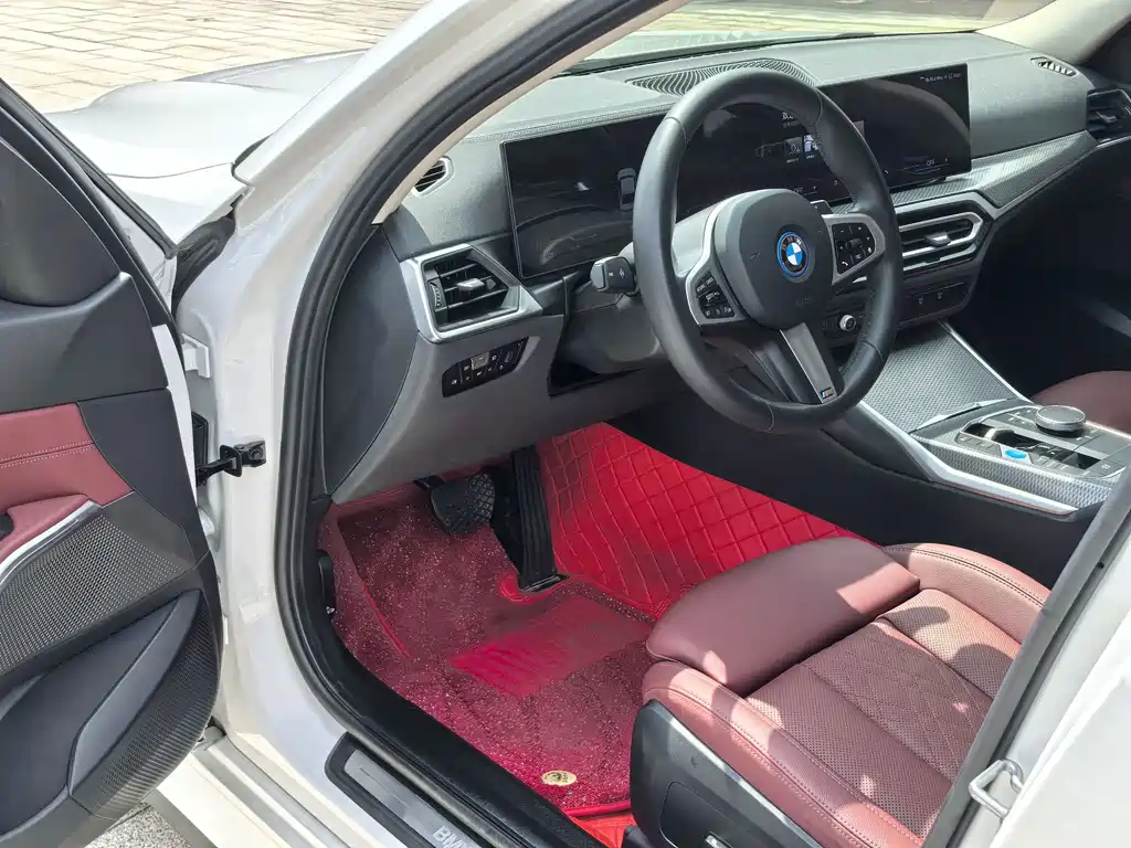 BMW i3 2024 — фото 8