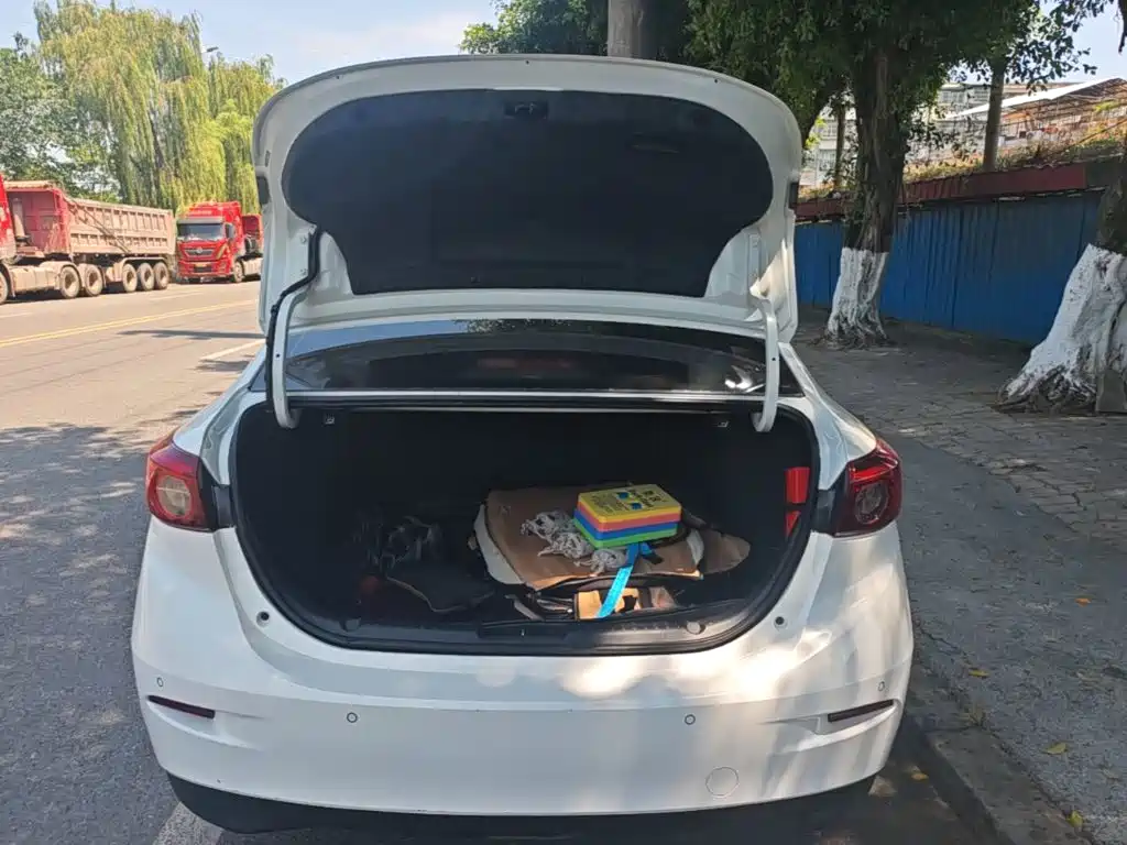 Mazda 3 Angkesela 2019 — фото 19