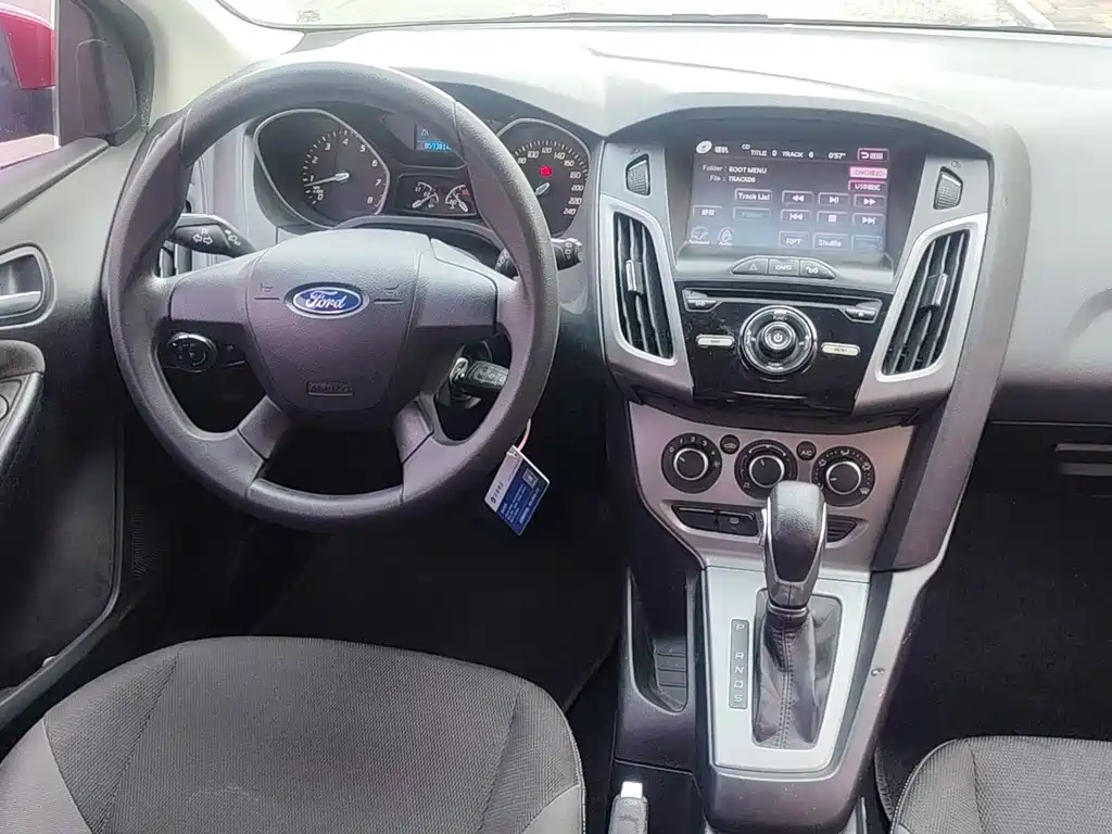 Ford Focus 2015 — фото 8