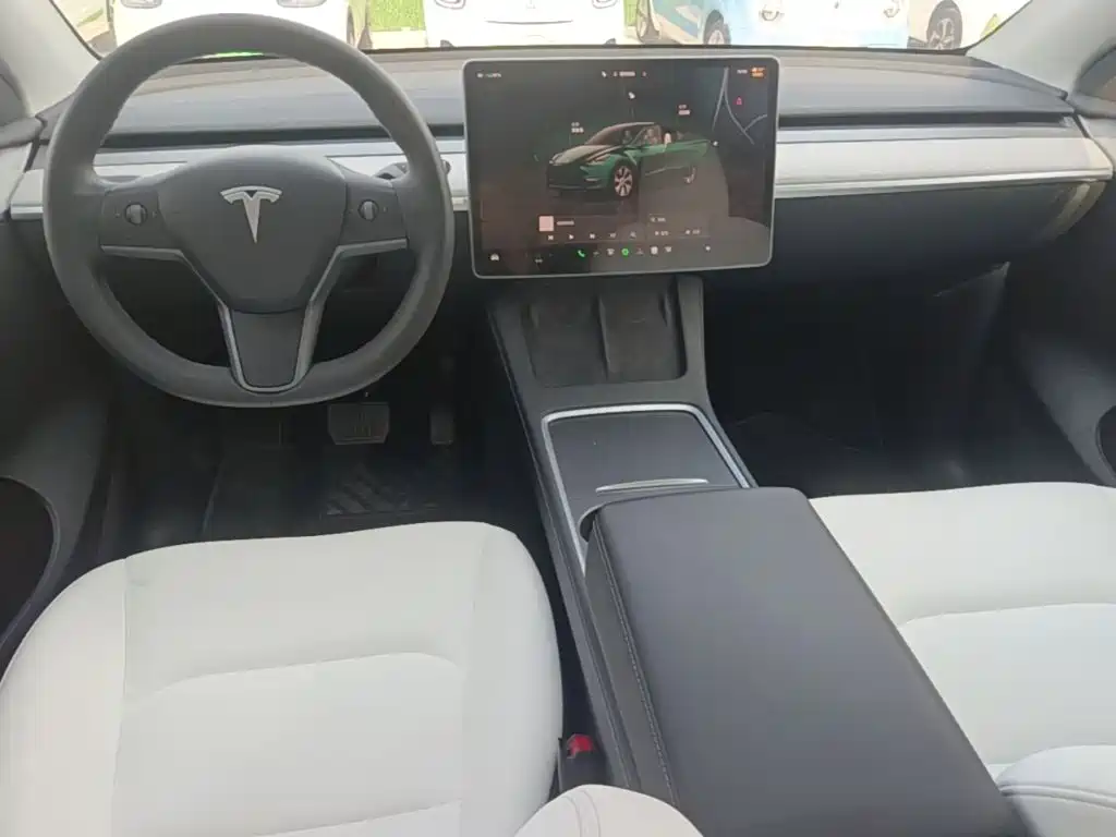 Tesla Model Y 2022 — фото 10