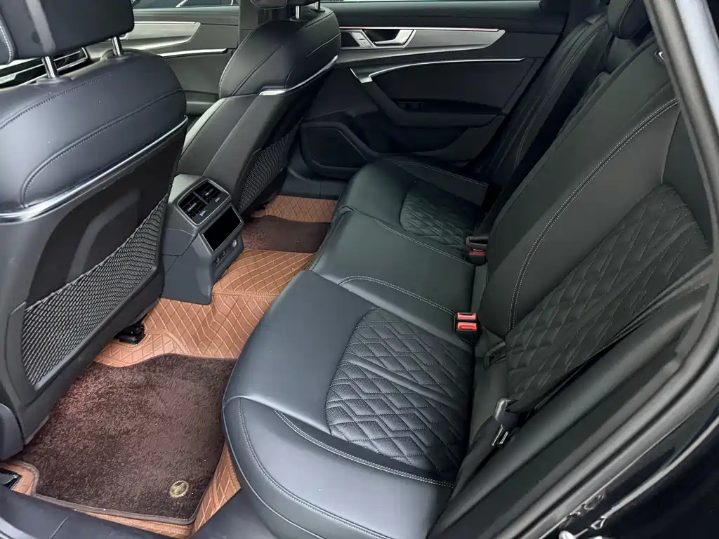 Audi A6L 2025