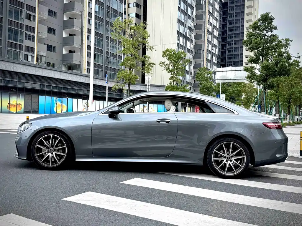 Mercedes-Benz E-Class 2022 — фото 11