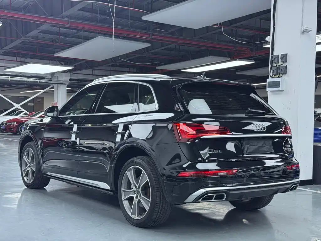 Audi Q5L 2022 — фото 21