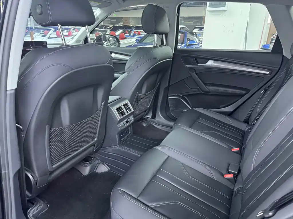 Audi Q5L 2022 — фото 10