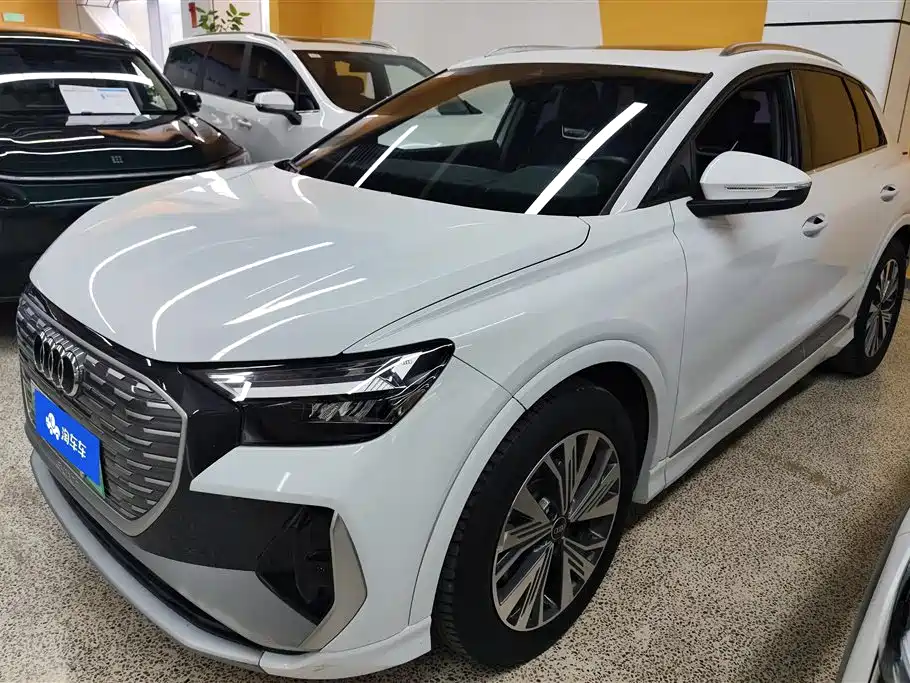 Audi Q4 e-tron 2024