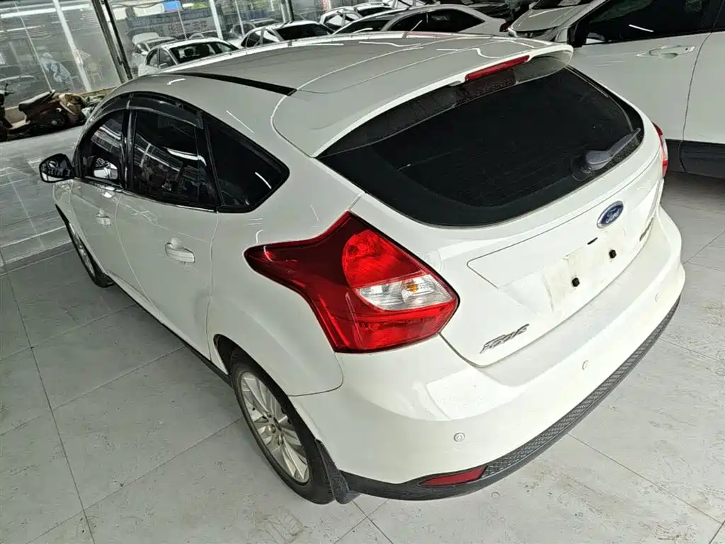 Ford Focus 2015 — фото 5
