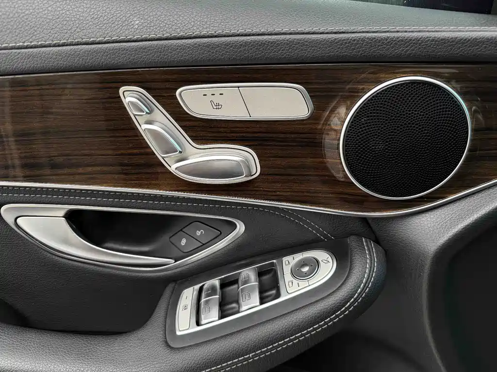 Mercedes-Benz GLC 2016 — фото 8