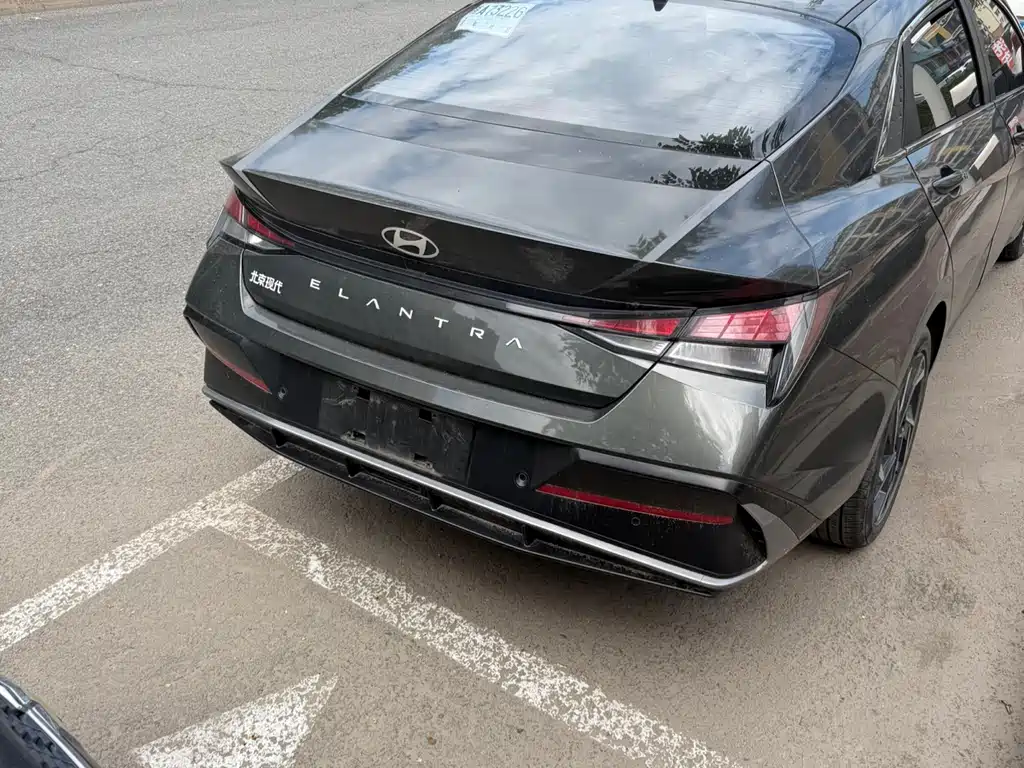 Hyundai Elantra 2024
