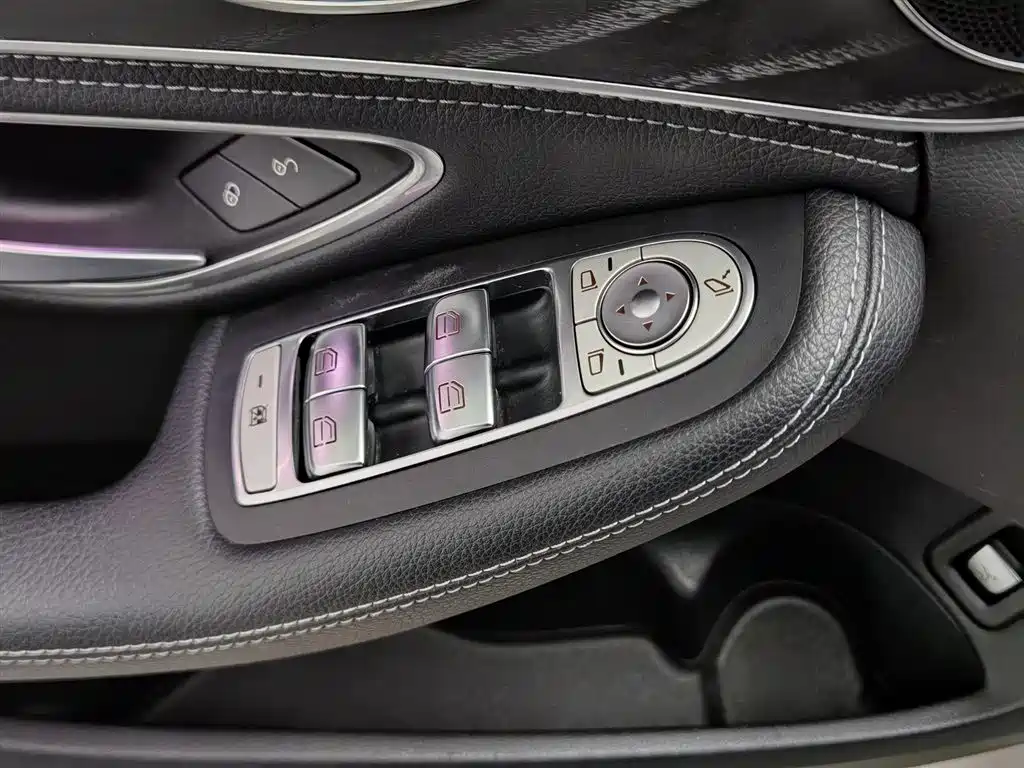 Mercedes-Benz C-Class 2018 — фото 9