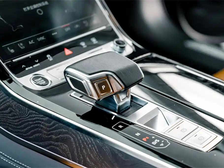 Audi A8 2023 — фото 16