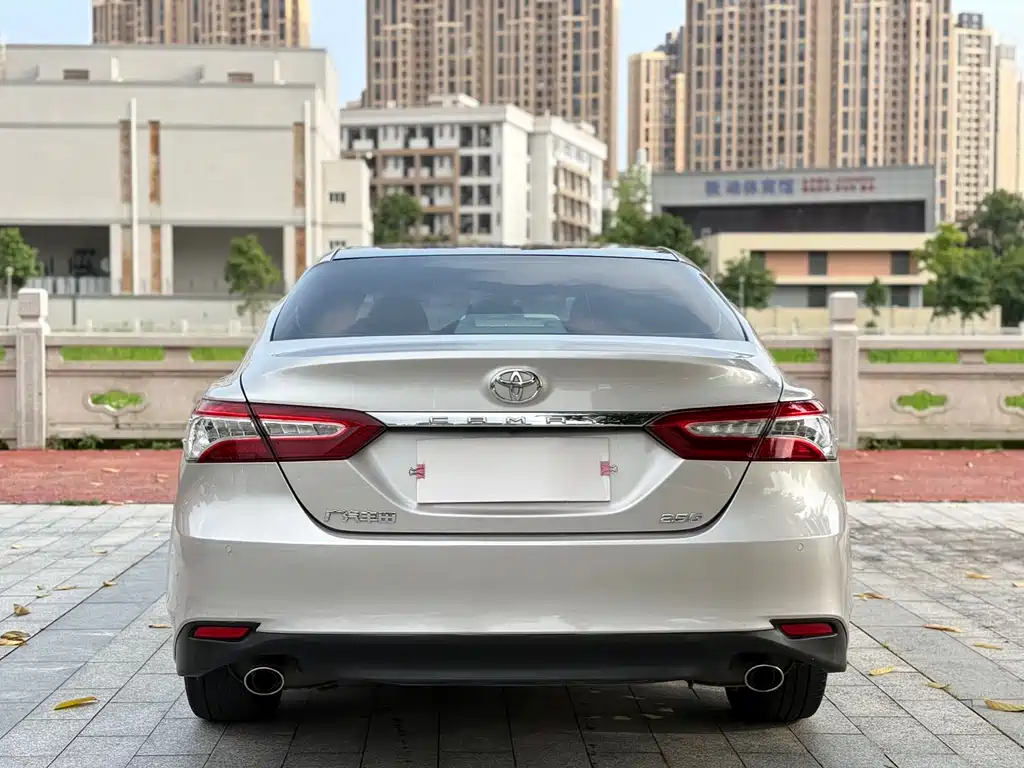 Toyota Camry 2020 — фото 8