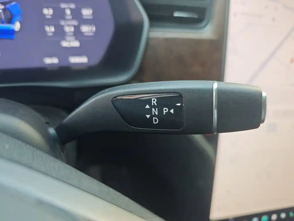 Tesla Model X 2020 — фото 15