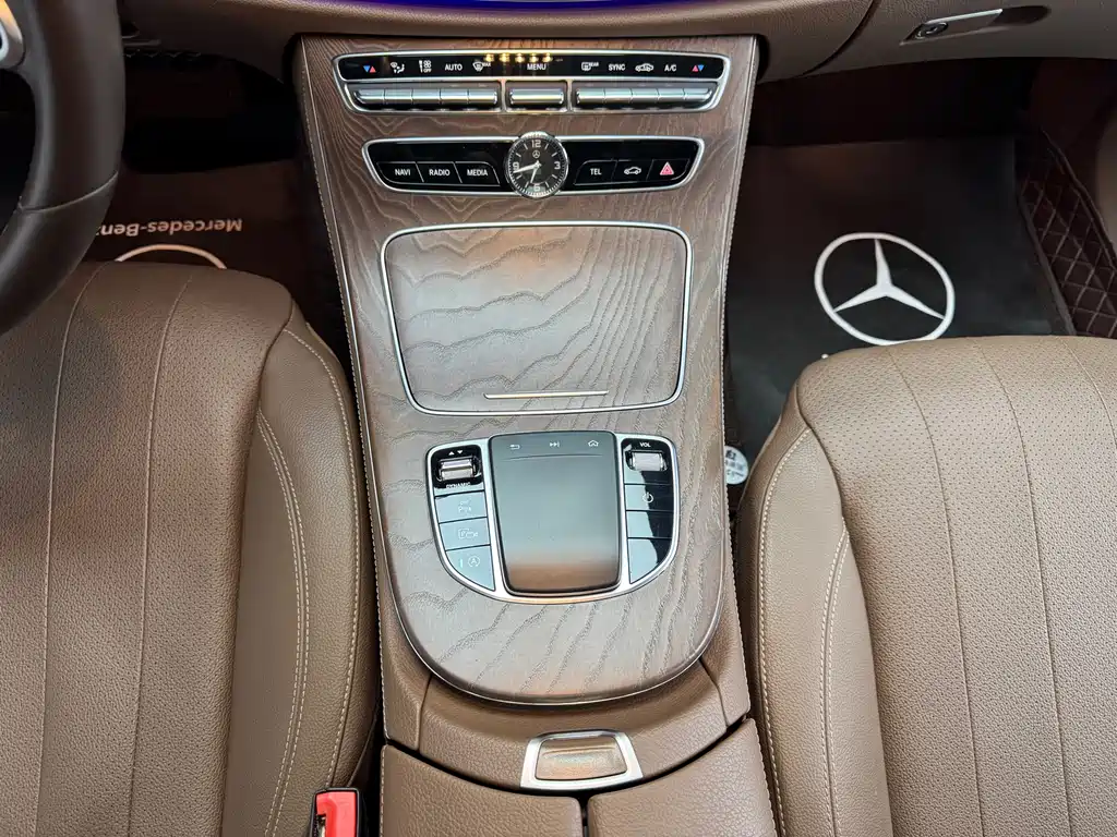 Mercedes-Benz E-Class 2020 — фото 9